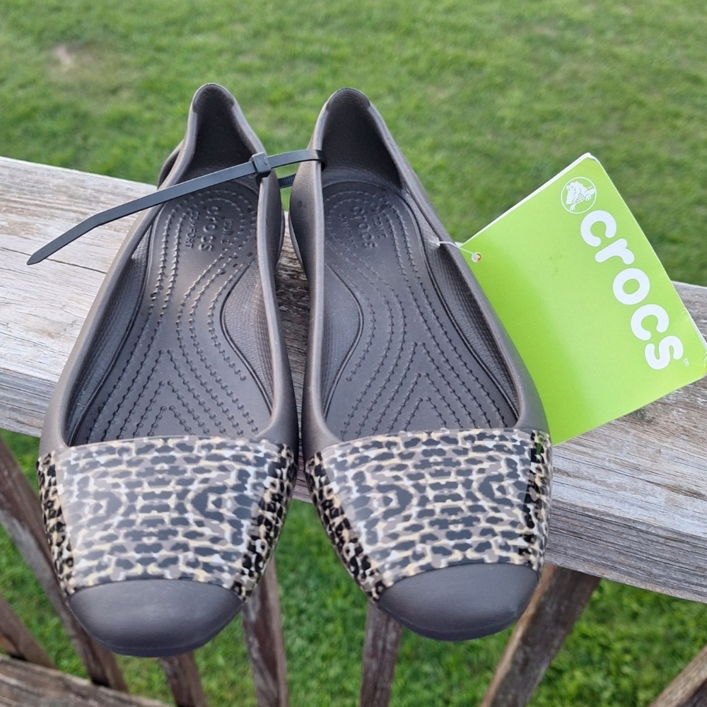 Crocs Sienna Leopard Print Shiny Flats Womens Size 4 Espresso Brown NEW Slip On